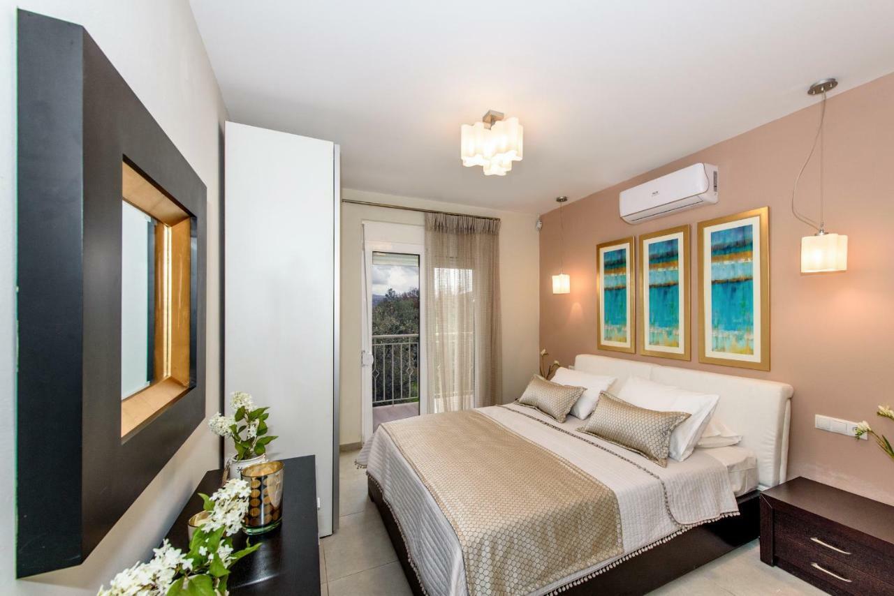 Villa4Dreams Gerani  Bagian luar foto